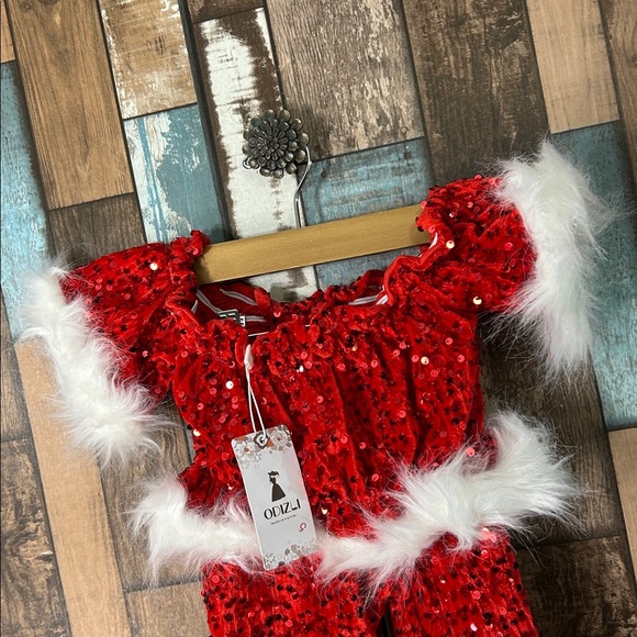 Red Sequin Santa outfit  with White Fur Trim - Picture 3 of 7